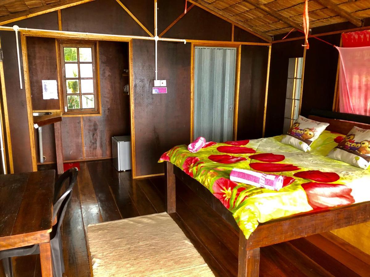 Beachfront Hut Upstairs Astra - Beach Shack Chalet Kampong Juara Kültér fotó